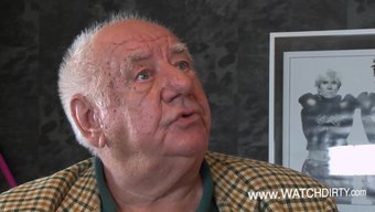 Genç (18+)...