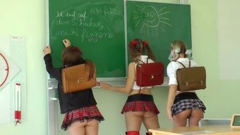 Okulda Aya...